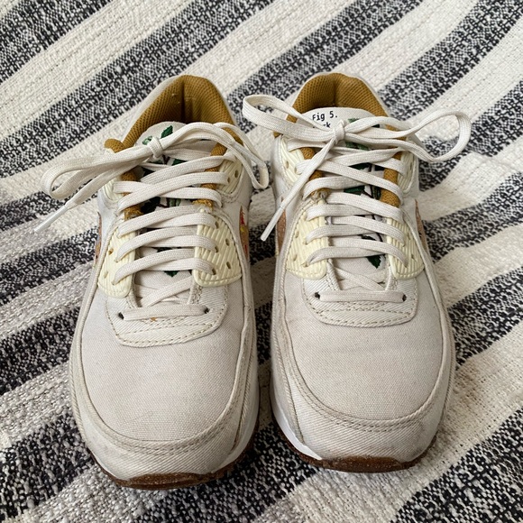 Women’s NIKE AIR MAX 90 SIZE 8 - Picture 2 of 6